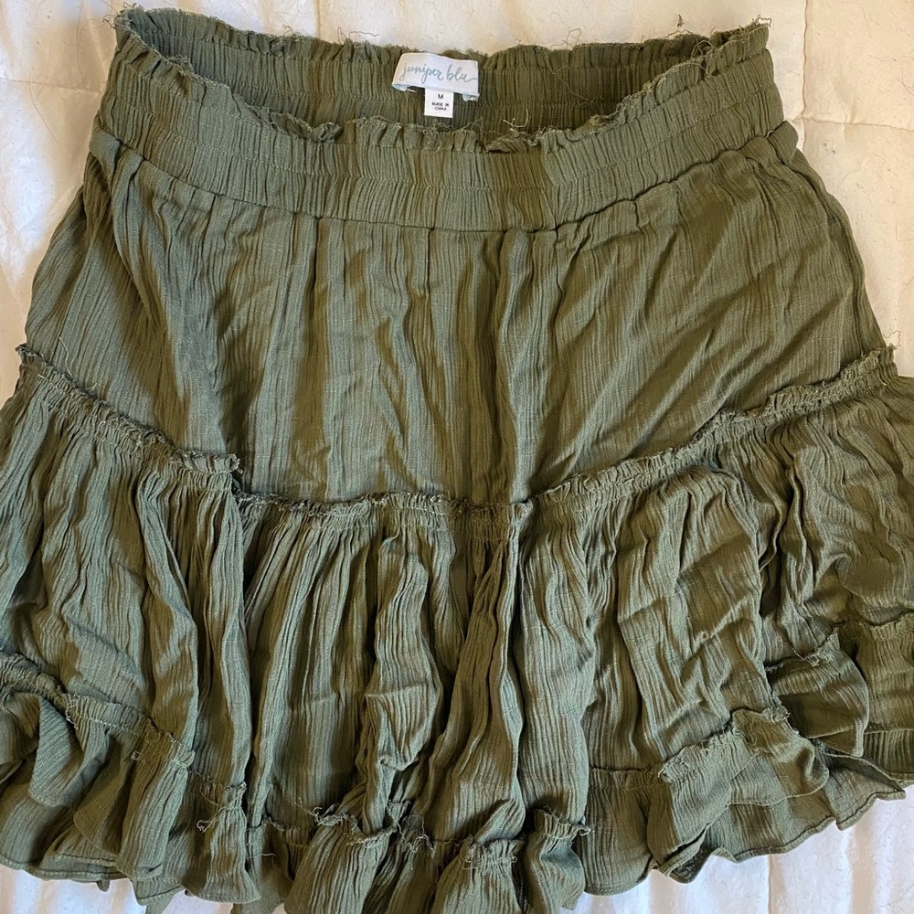 Flowy green skirt